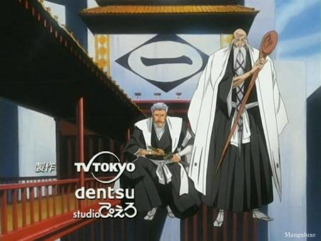 Sasakibe Choujirou(accroupi)Vice capitaine de la 1ere division du gotei 13