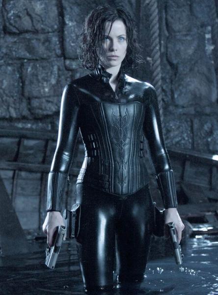 Underworld avec la belle Kate Beckinsale,j'adore ces films